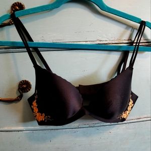 Victoria's Secret Black Satin Bra 32B 🖤🥀